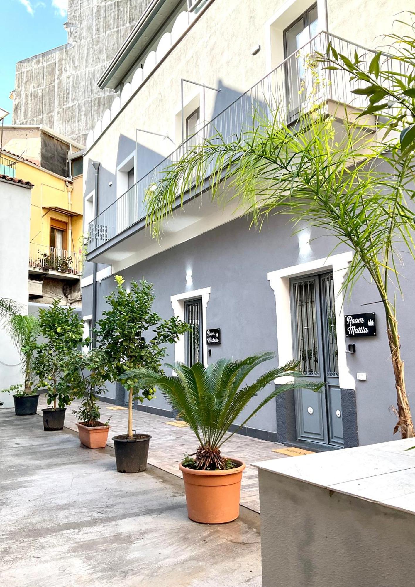 Alle Porte Del Castello 23 Catania Exterior foto