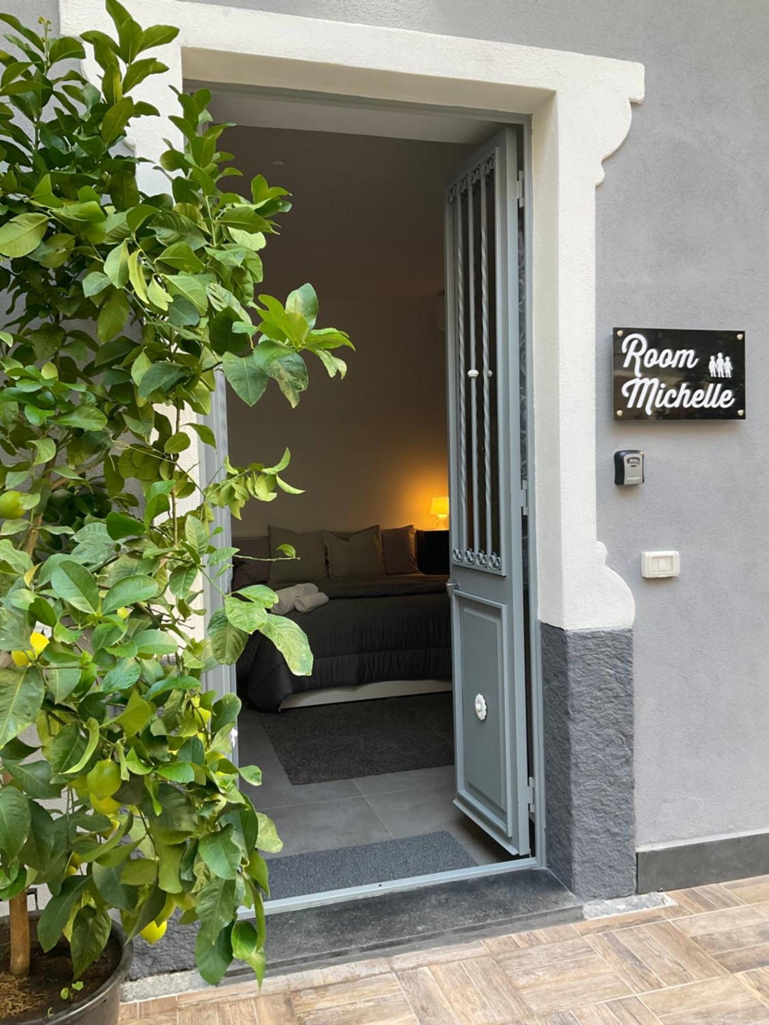 Alle Porte Del Castello 23 Catania Exterior foto